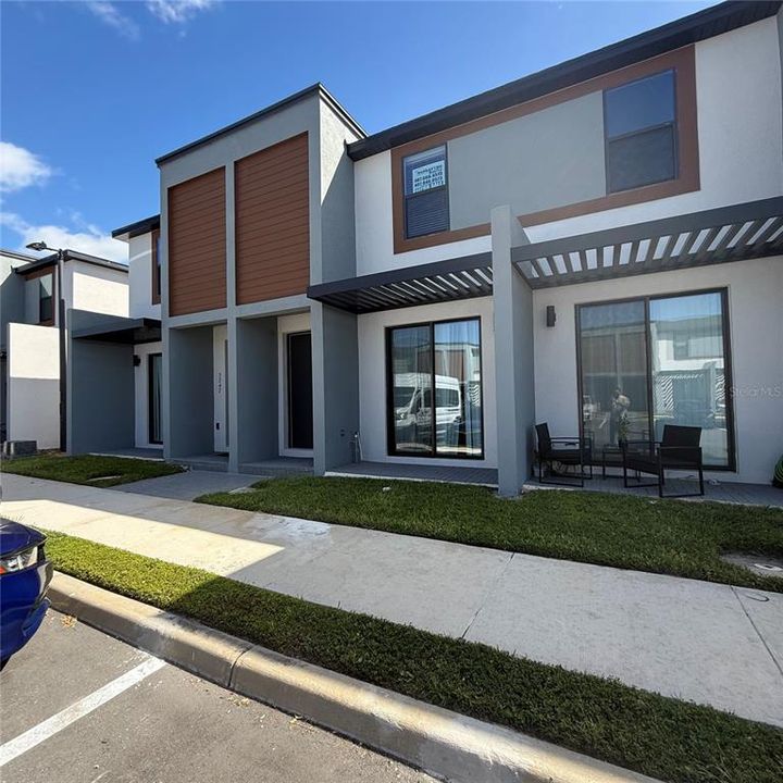 待售: $335,000 (3 贝兹, 3 浴室, 1361 平方英尺)