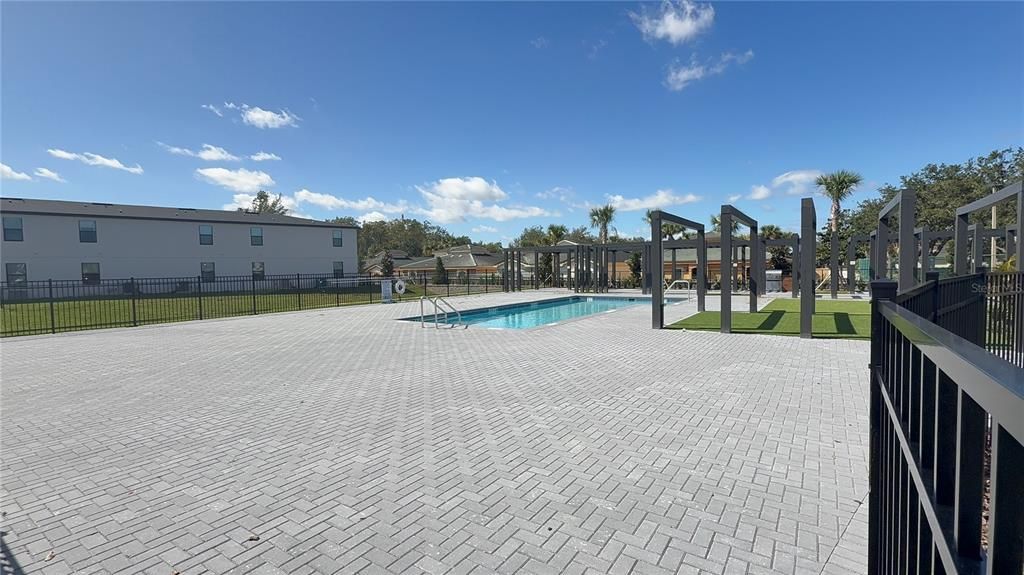 待售: $335,000 (3 贝兹, 3 浴室, 1361 平方英尺)