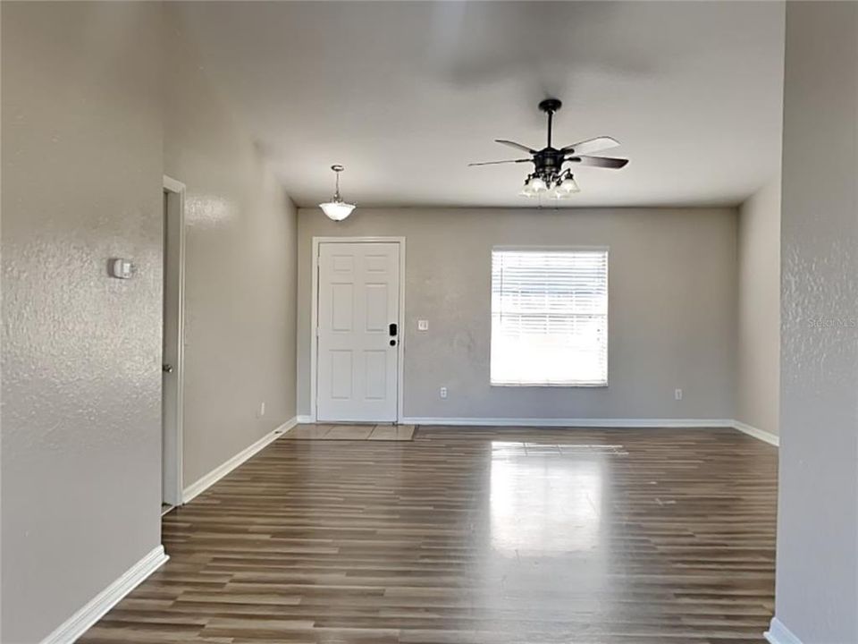 For Rent: $1,575 (3 beds, 2 baths, 1357 Square Feet)