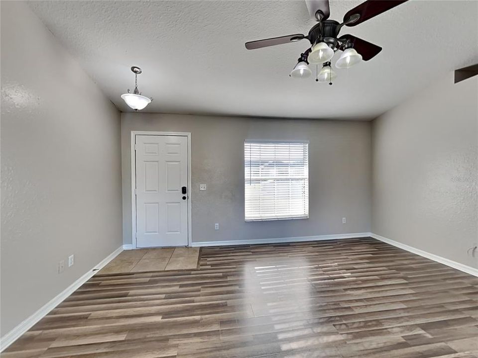 For Rent: $1,575 (3 beds, 2 baths, 1357 Square Feet)