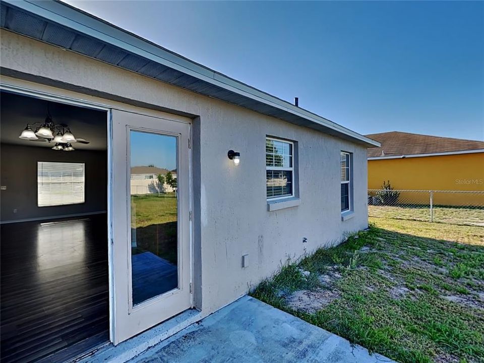 For Rent: $1,575 (3 beds, 2 baths, 1357 Square Feet)