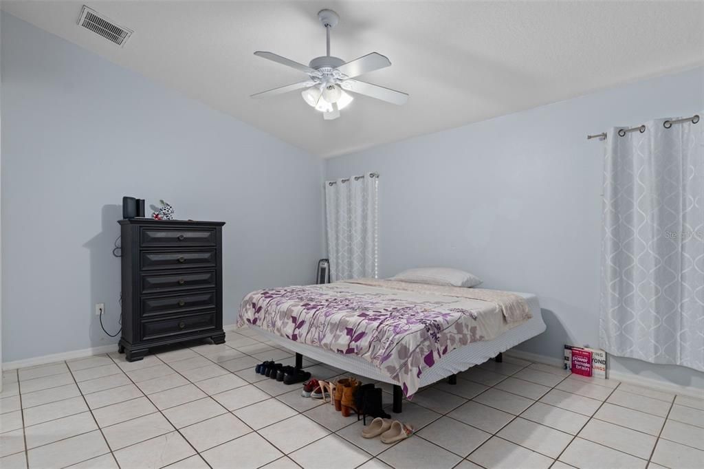 En Venta: $299,000 (3 camas, 2 baños, 1745 Pies cuadrados)