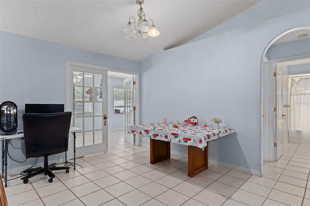 En Venta: $299,000 (3 camas, 2 baños, 1745 Pies cuadrados)