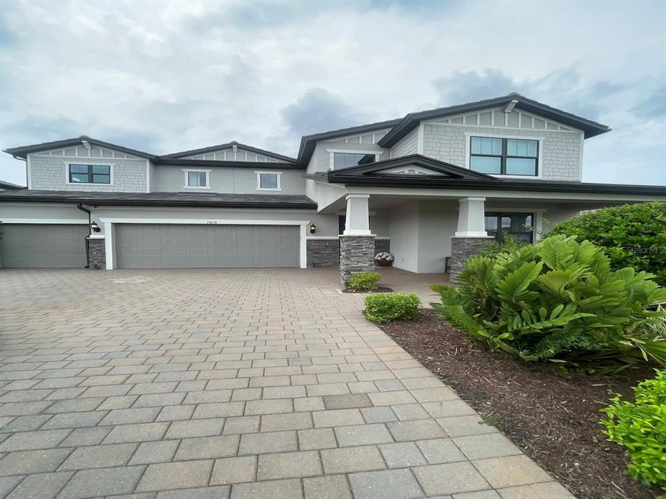 最近售出: $1,300,000 (5 贝兹, 5 浴室, 4248 平方英尺)