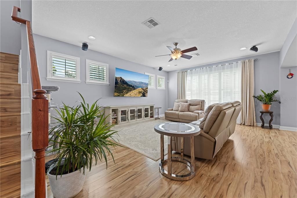 На продажу: $745,000 (4 спален, 2 ванн, 2745 Квадратных фут)