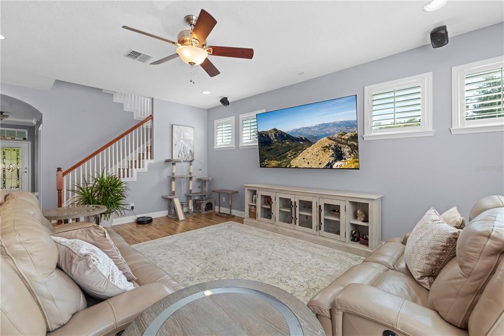 На продажу: $745,000 (4 спален, 2 ванн, 2745 Квадратных фут)