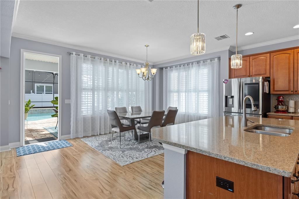 На продажу: $745,000 (4 спален, 2 ванн, 2745 Квадратных фут)