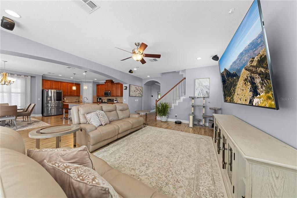 На продажу: $745,000 (4 спален, 2 ванн, 2745 Квадратных фут)