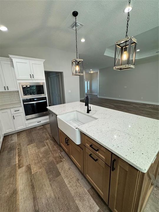 待售: $545,000 (3 贝兹, 2 浴室, 2208 平方英尺)