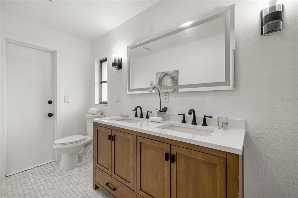 For Sale: $618,999 (3 beds, 2 baths, 1964 Square Feet)