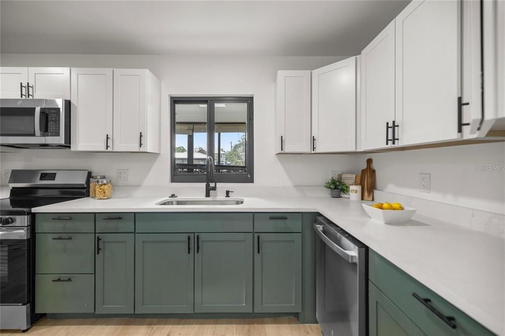 For Sale: $618,999 (3 beds, 2 baths, 1964 Square Feet)