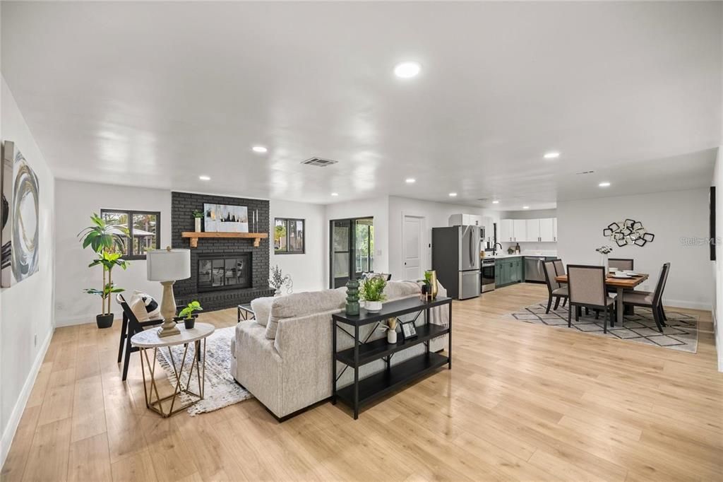 For Sale: $618,999 (3 beds, 2 baths, 1964 Square Feet)