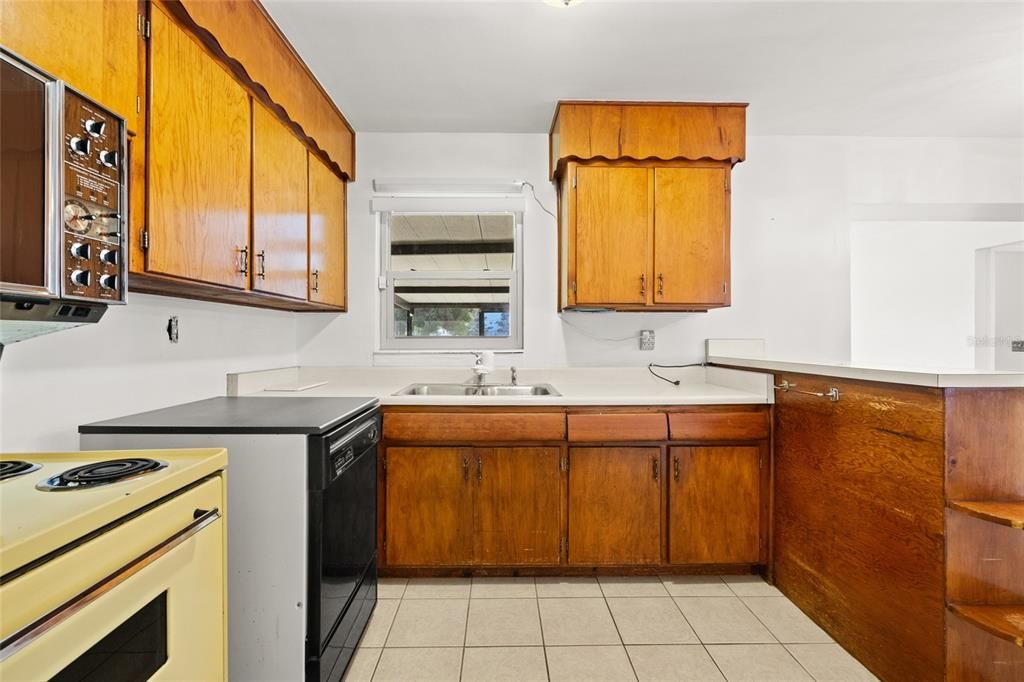 For Sale: $391,000 (3 beds, 2 baths, 1720 Square Feet)