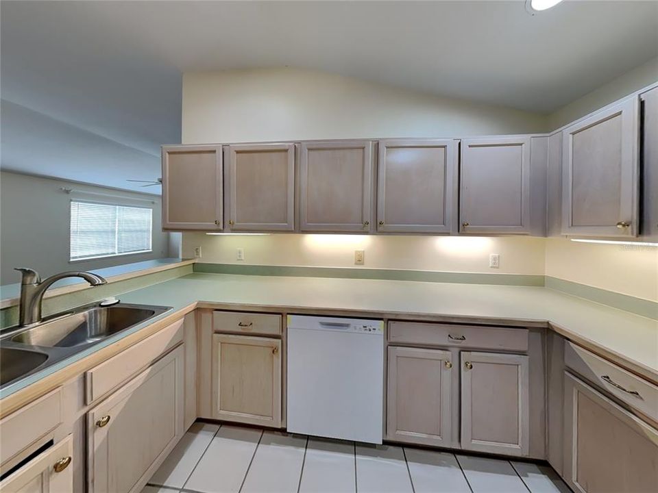 For Rent: $1,899 (2 beds, 2 baths, 1508 Square Feet)