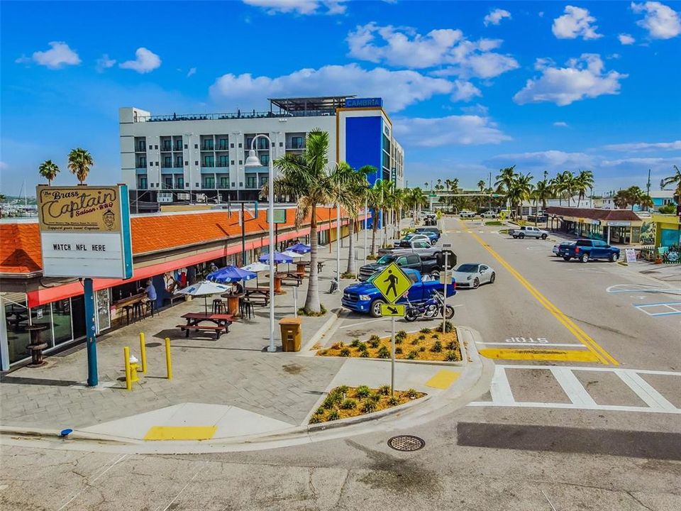 Под контрактом: $675,000 (3 спален, 0 ванн, 2138 Квадратных фут)