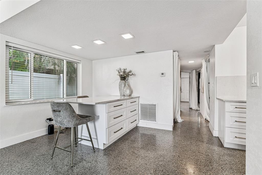 Под контрактом: $675,000 (3 спален, 0 ванн, 2138 Квадратных фут)