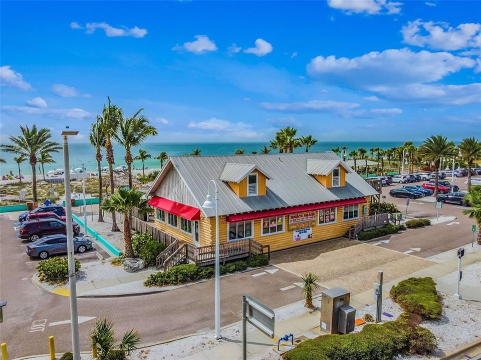 Под контрактом: $675,000 (3 спален, 0 ванн, 2138 Квадратных фут)