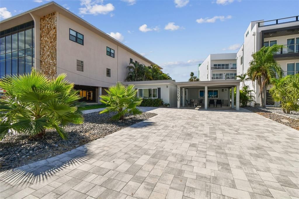 Под контрактом: $675,000 (3 спален, 0 ванн, 2138 Квадратных фут)