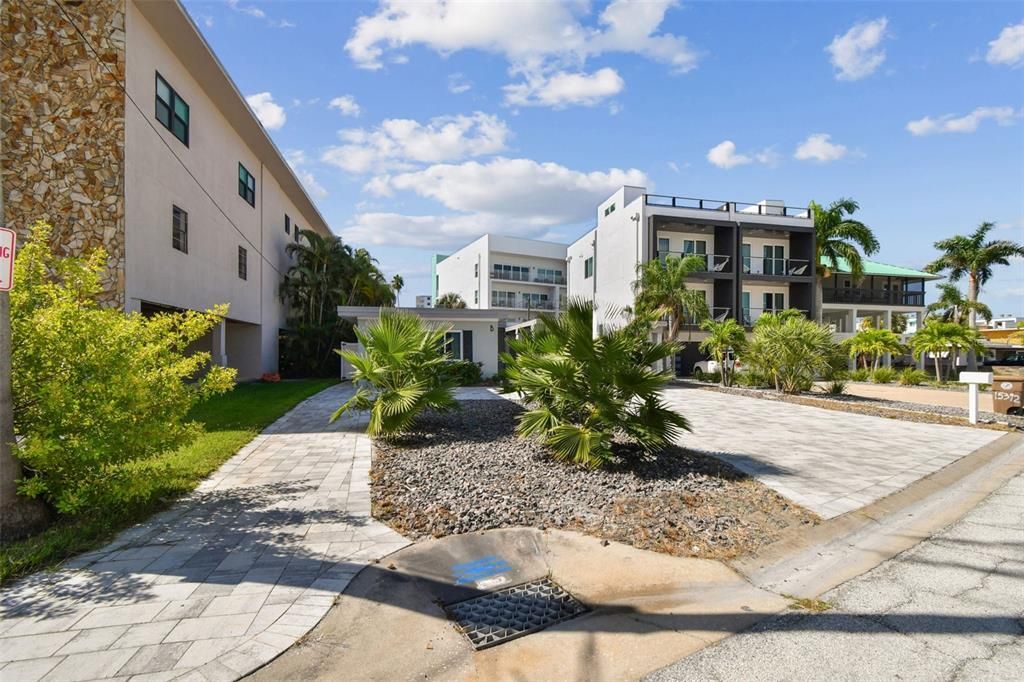 Под контрактом: $675,000 (3 спален, 0 ванн, 2138 Квадратных фут)