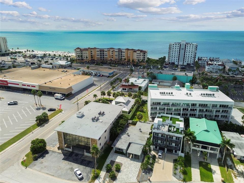 Под контрактом: $675,000 (3 спален, 0 ванн, 2138 Квадратных фут)