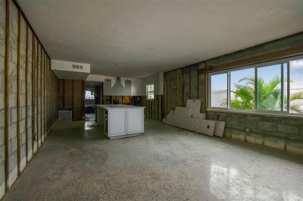 Под контрактом: $675,000 (3 спален, 0 ванн, 2138 Квадратных фут)