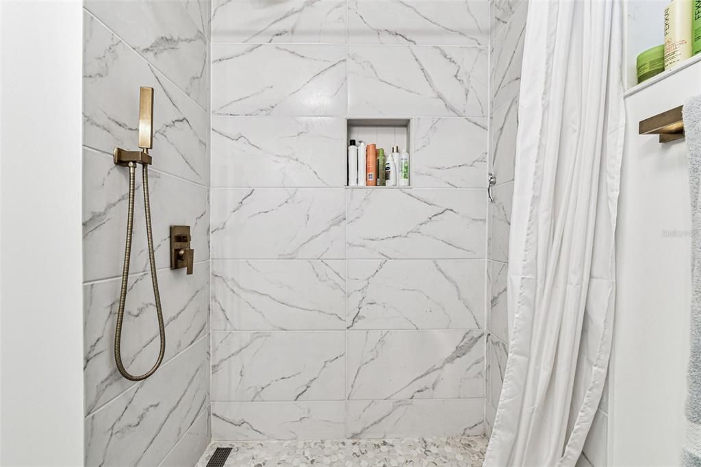 Под контрактом: $675,000 (3 спален, 0 ванн, 2138 Квадратных фут)