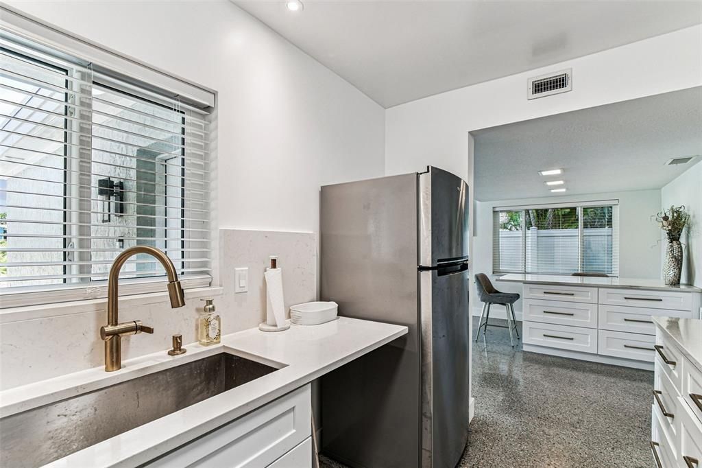 Под контрактом: $675,000 (3 спален, 0 ванн, 2138 Квадратных фут)