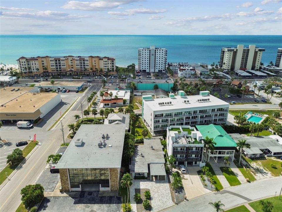 Под контрактом: $675,000 (3 спален, 0 ванн, 2138 Квадратных фут)