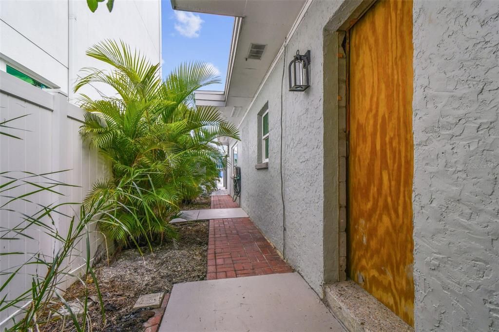 Под контрактом: $675,000 (3 спален, 0 ванн, 2138 Квадратных фут)