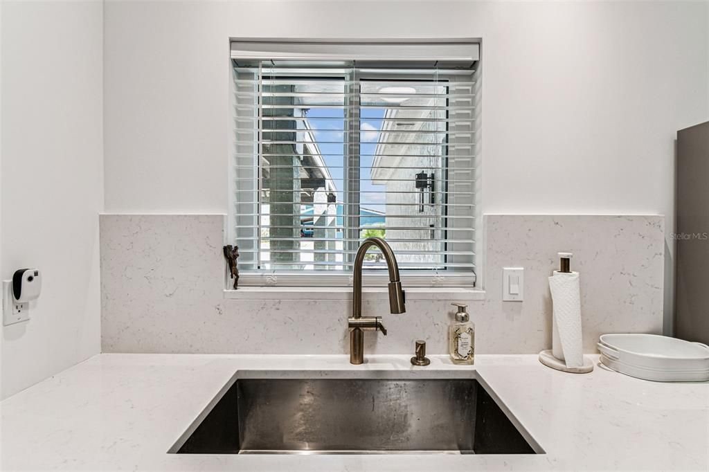 Под контрактом: $675,000 (3 спален, 0 ванн, 2138 Квадратных фут)