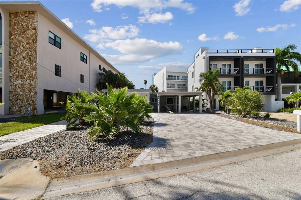 Под контрактом: $675,000 (3 спален, 0 ванн, 2138 Квадратных фут)