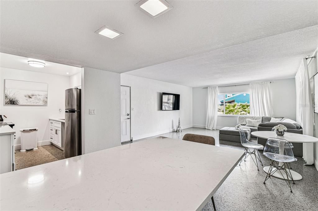 Под контрактом: $675,000 (3 спален, 0 ванн, 2138 Квадратных фут)