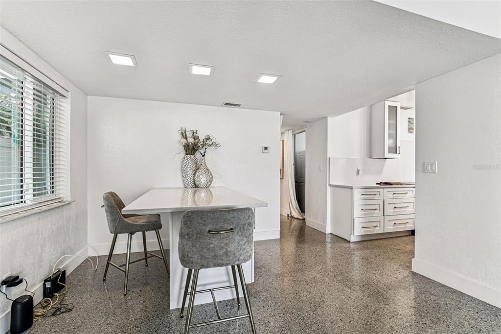 Под контрактом: $675,000 (3 спален, 0 ванн, 2138 Квадратных фут)