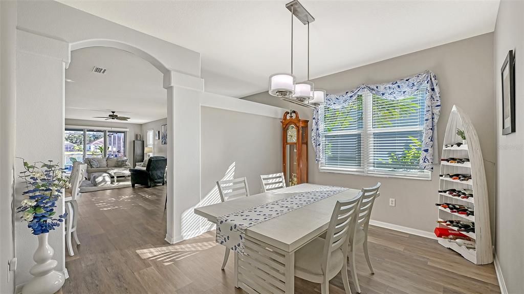 For Sale: $610,000 (4 beds, 3 baths, 2564 Square Feet)