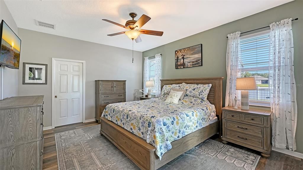 For Sale: $610,000 (4 beds, 3 baths, 2564 Square Feet)