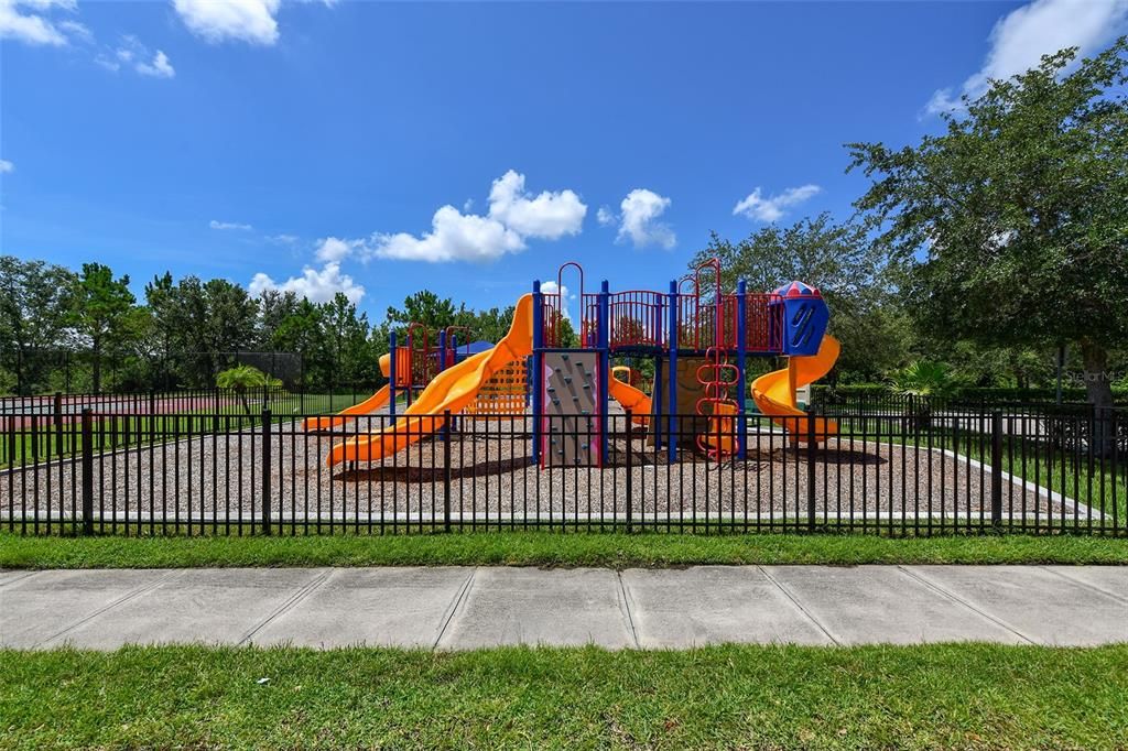 For Sale: $610,000 (4 beds, 3 baths, 2564 Square Feet)