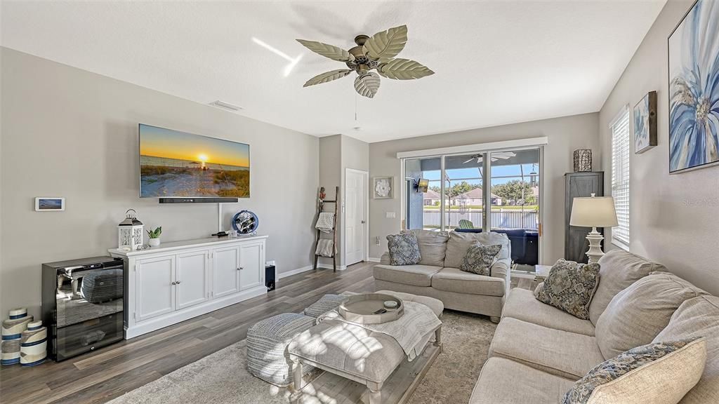 For Sale: $610,000 (4 beds, 3 baths, 2564 Square Feet)