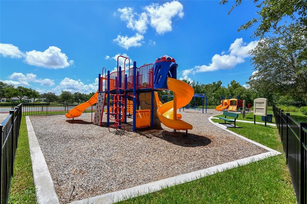 For Sale: $610,000 (4 beds, 3 baths, 2564 Square Feet)