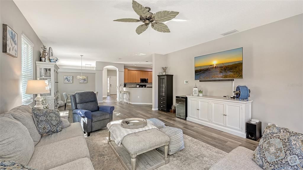 For Sale: $610,000 (4 beds, 3 baths, 2564 Square Feet)