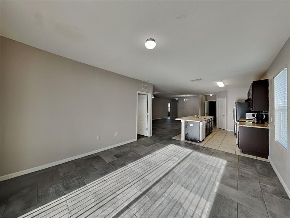 For Rent: $1,800 (3 beds, 2 baths, 1842 Square Feet)