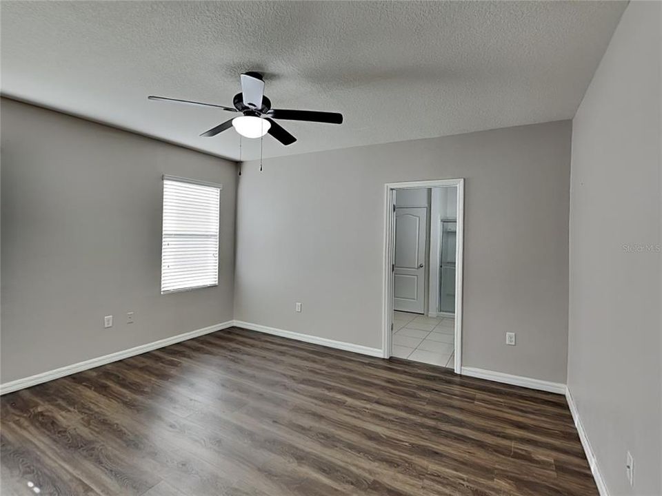 For Rent: $1,800 (3 beds, 2 baths, 1842 Square Feet)