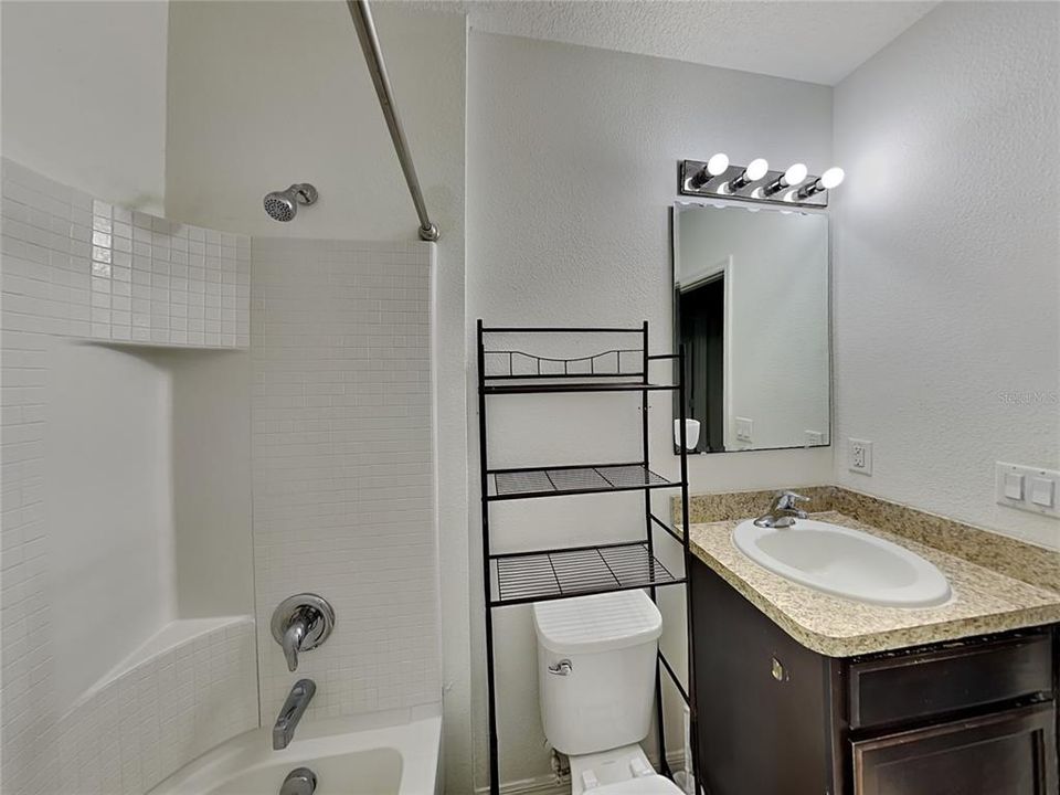 For Rent: $1,800 (3 beds, 2 baths, 1842 Square Feet)