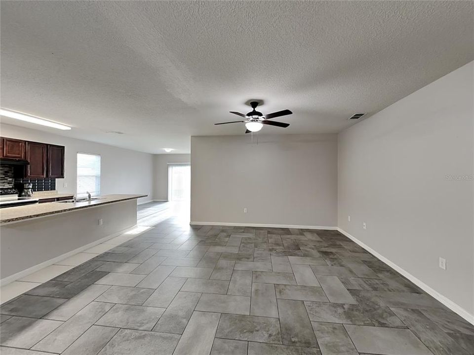 For Rent: $1,800 (3 beds, 2 baths, 1842 Square Feet)