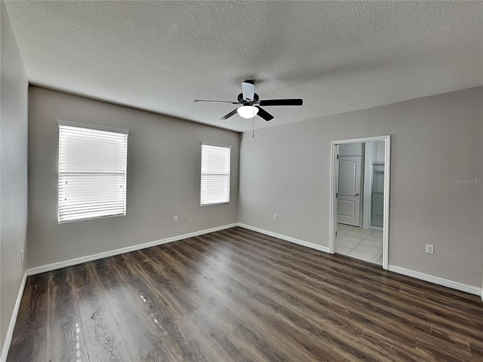 For Rent: $1,800 (3 beds, 2 baths, 1842 Square Feet)