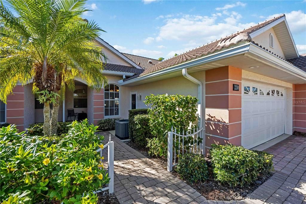 For Sale: $245,000 (2 beds, 2 baths, 1466 Square Feet)