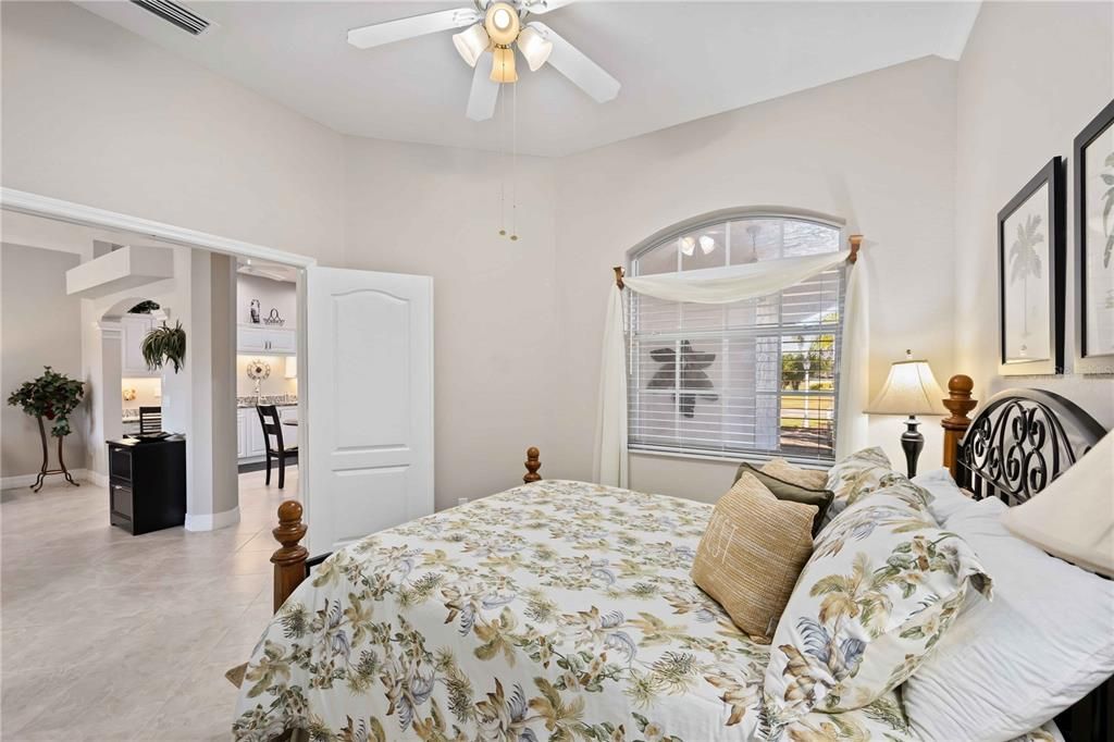 For Sale: $245,000 (2 beds, 2 baths, 1466 Square Feet)