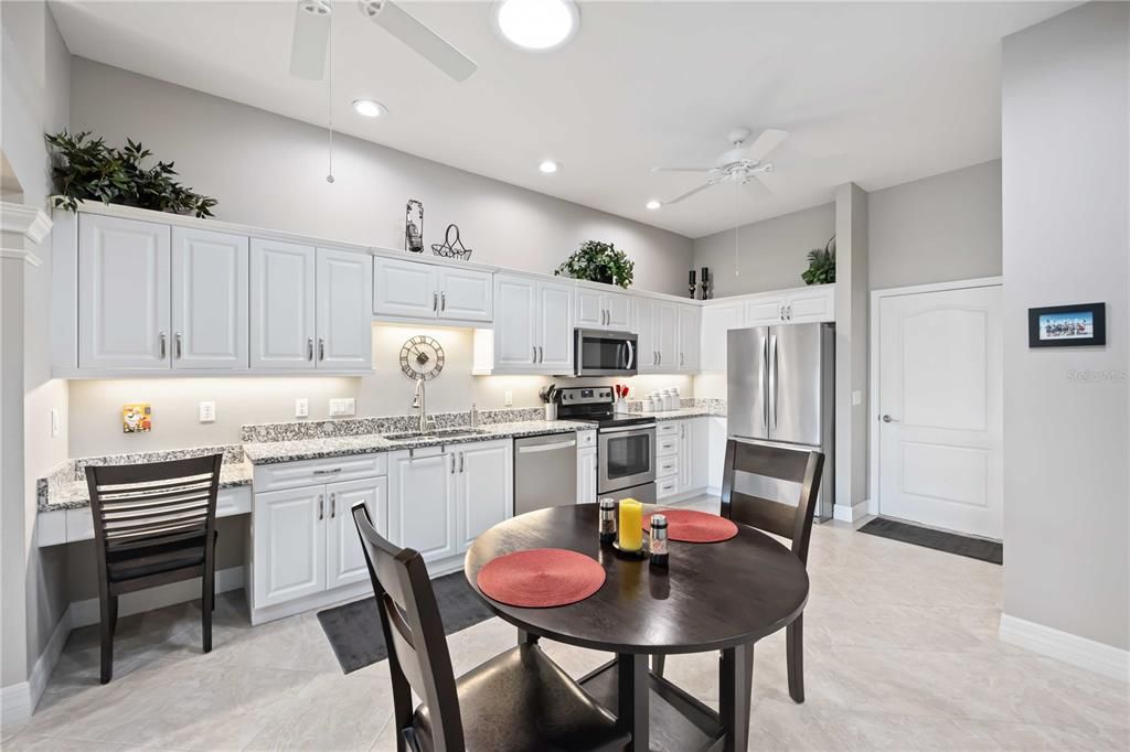 For Sale: $245,000 (2 beds, 2 baths, 1466 Square Feet)