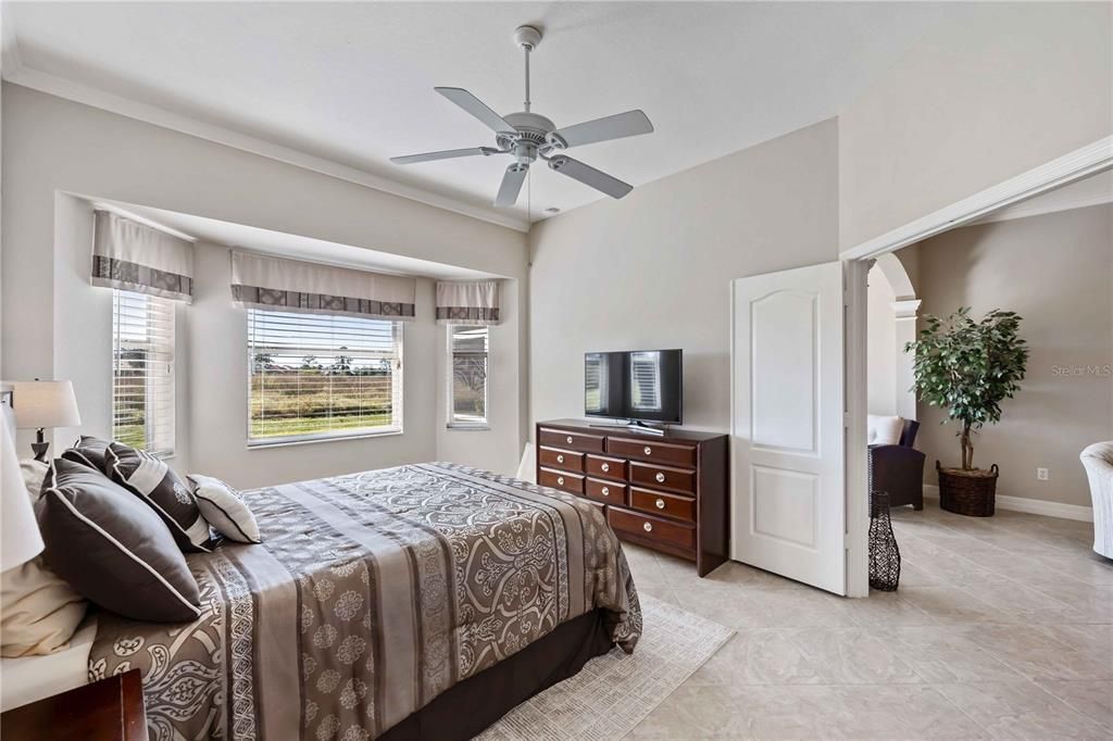 For Sale: $245,000 (2 beds, 2 baths, 1466 Square Feet)