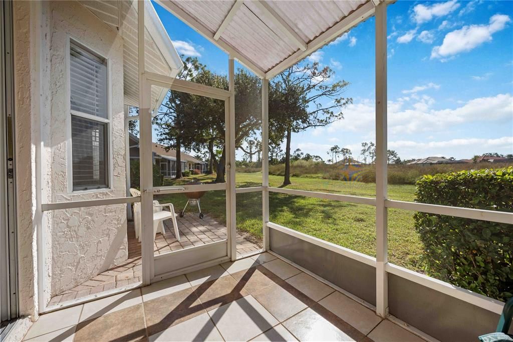 For Sale: $245,000 (2 beds, 2 baths, 1466 Square Feet)