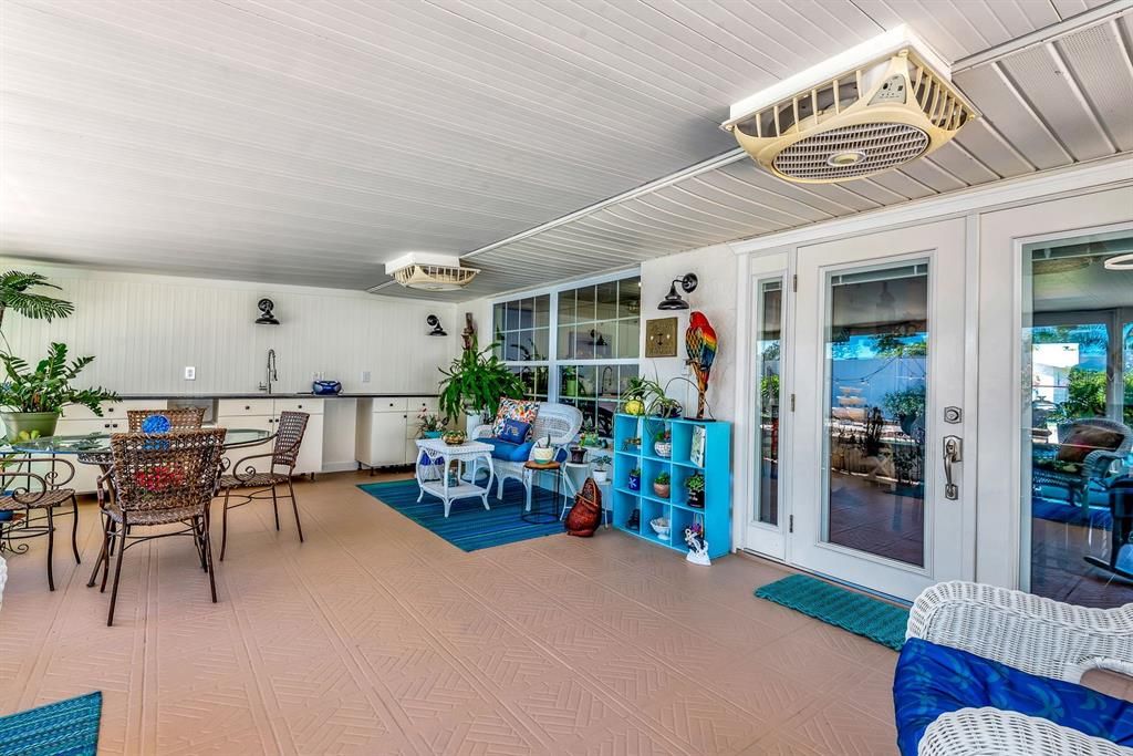 For Sale: $475,000 (3 beds, 2 baths, 1188 Square Feet)